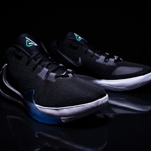 Zoom Freak 1